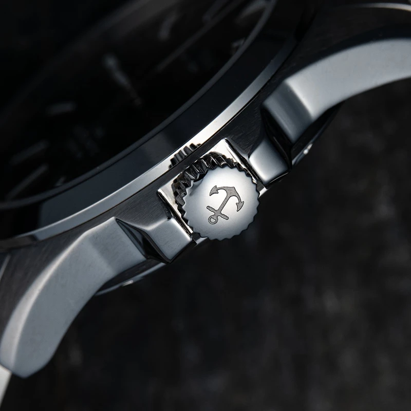 En elegant Karl Gran Vätö L-Green,  med naturligt utseende och känsla. Detaljerad utformning med realistiskt bladverk. 4